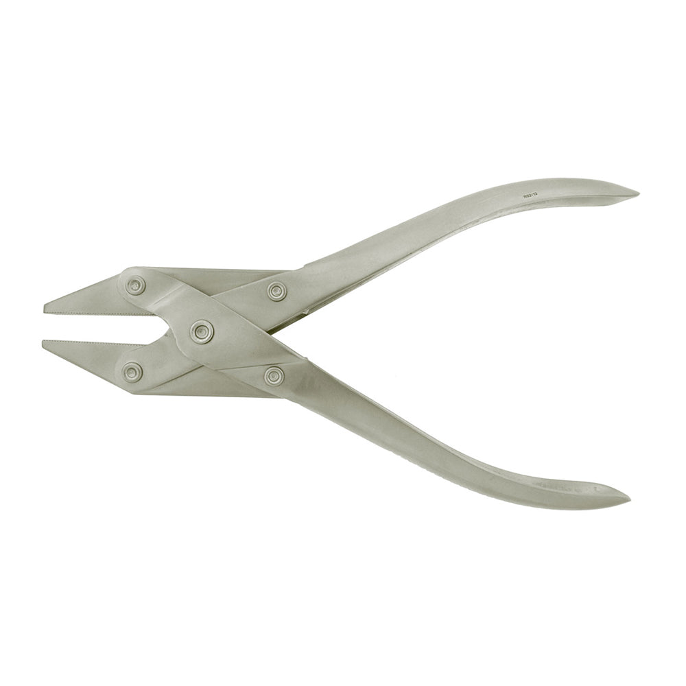 BR Surgical Pliers, flat nose, parallel, stainless steel, 6¾"