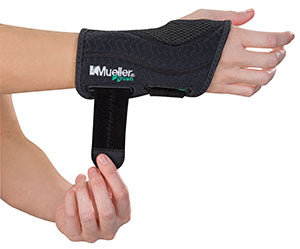 Mueller Sports Medicine, Inc. Mueller Green Fitted Wrist Brace , Large/X-Large, Left (In retail pkg)