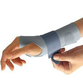3M FUTURO Slim Silhouette Adjustable Wrist Support (12/Box)  Right Hand