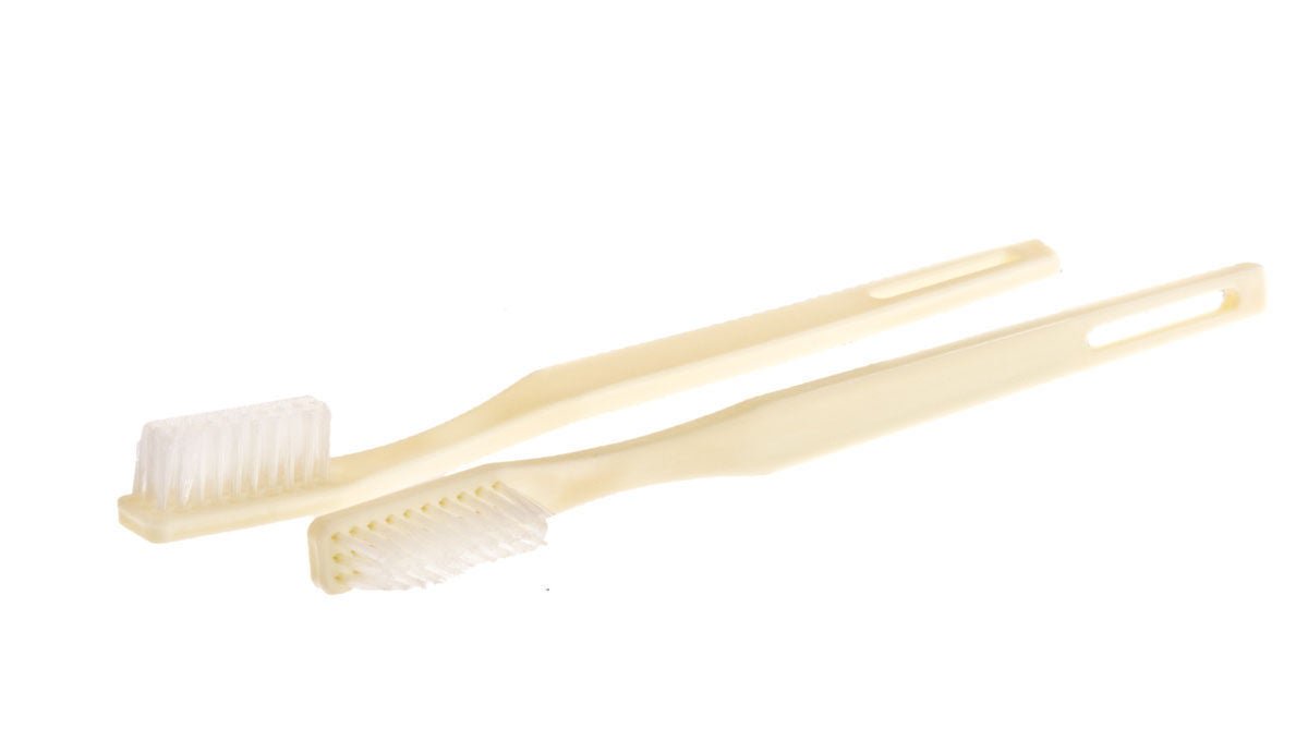 Toothbrush White Adult Soft (Gross)