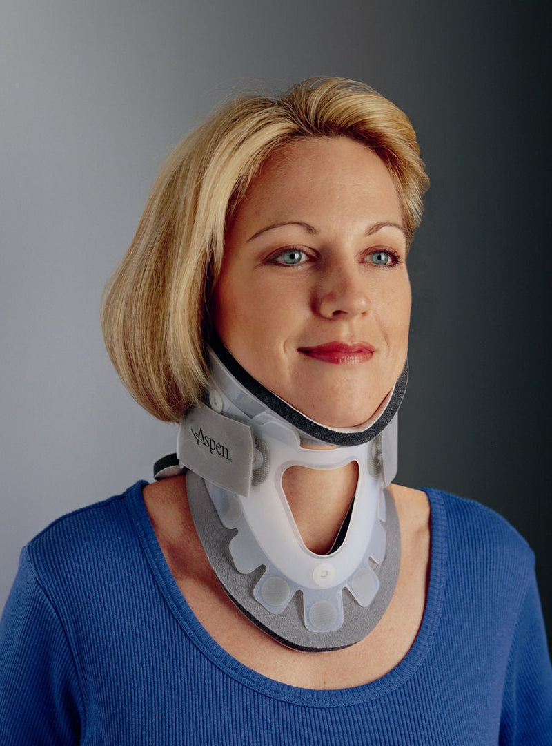 ProCare Transitional 172 Rigid Cervical Collar with Replacement Pads (Each)