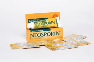 Johnson & Johnson Consumer Products J&J Neosporin  n Ointment, 1 oz Tube, UPC